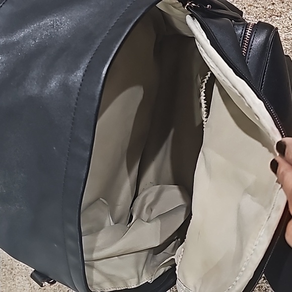 Skip Hop Greenwich Simply Chic Backback (Diaper Bag) - Picture 6 of 9